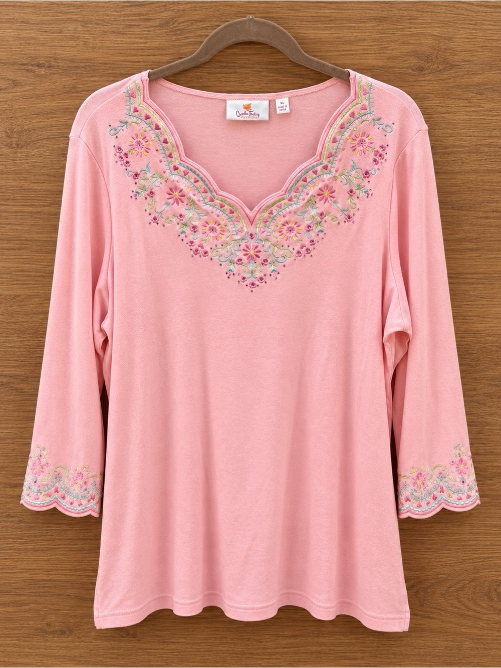Quacker Factory Women's Pink Floral Embroidered V-Neck 3/4 Sleeve Top